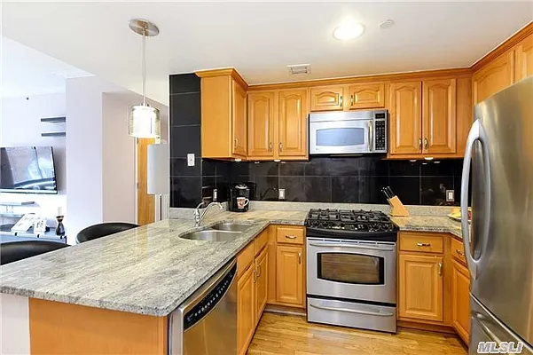 Sold by Prime Realty | media 14