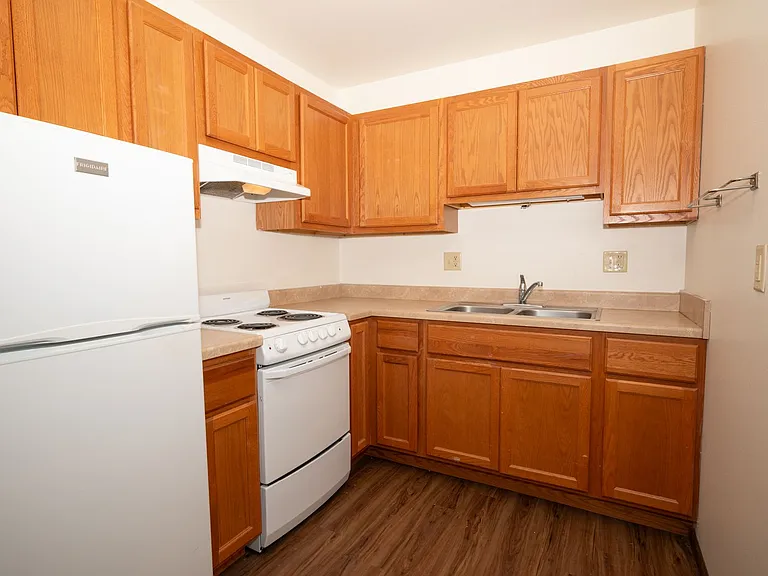 Freedom Ring Apartments — Photo 19