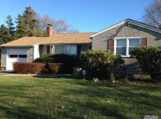 47 Evergreen Ln, East Patchogue, NY 11772