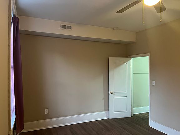 5th image of 2255 N Park Ave #2A