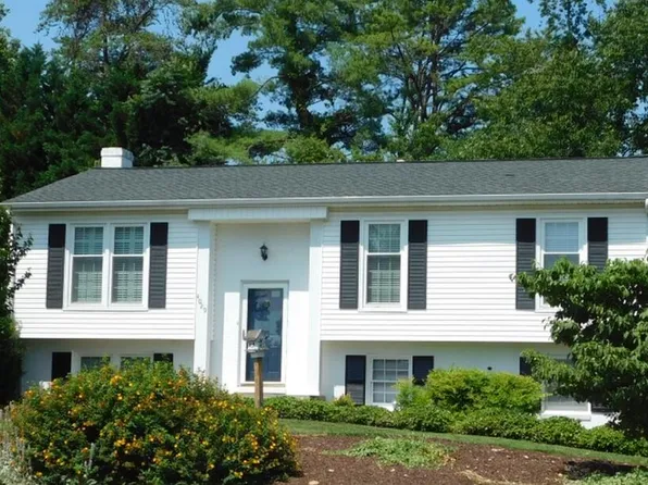 4029 Kentland Dr, Roanoke, VA 24018