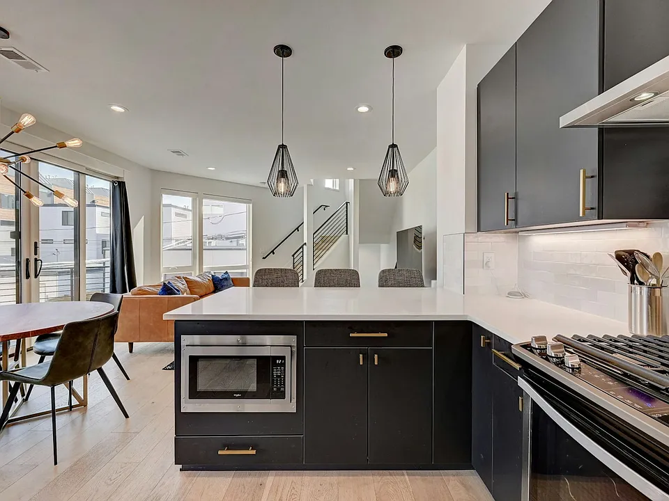 3530 W Conejos Pl