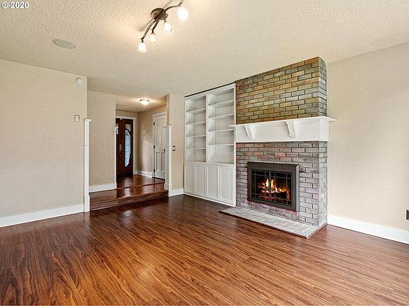 4th image of 2876 SE Brodiaea Ct