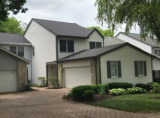 1553 Charlemont Dr, Chesterfield, MO