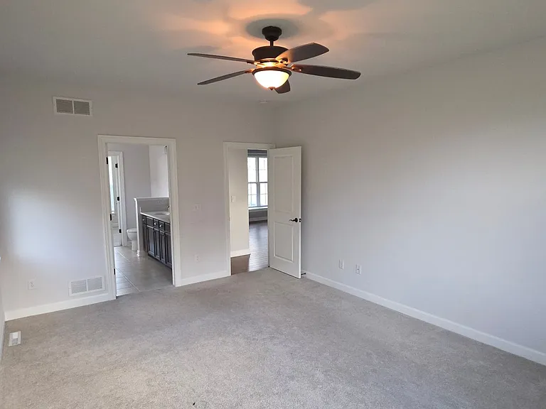 W239N3743 River Birch Ct — Photo 13