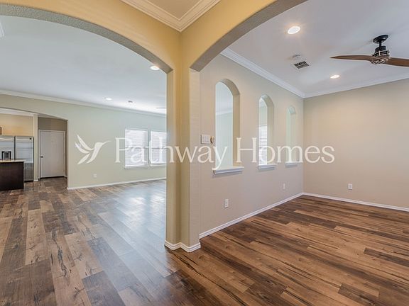 4th image of 1300 Honeywood Ln
