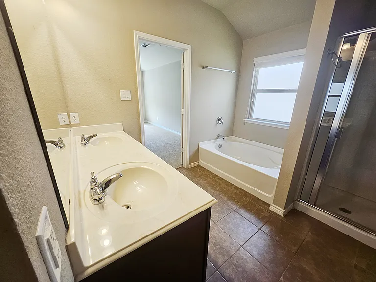 1820 Christopher Creek Dr — Photo 15