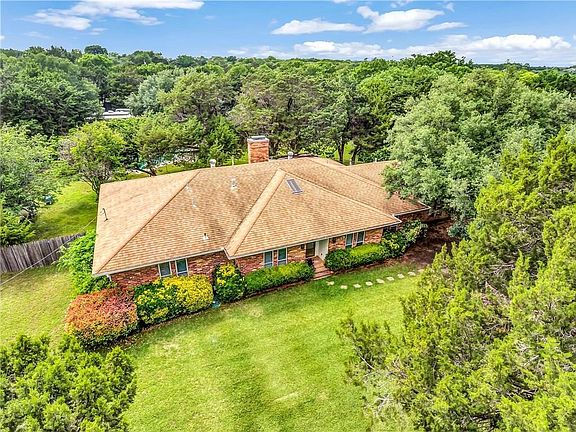 3rd image of 519 Royal Oak Dr