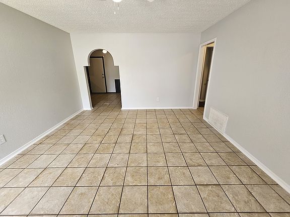 3rd image of 9212 Jennifer Pl