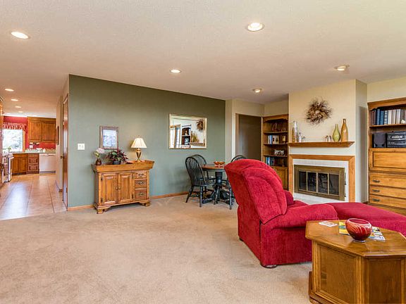5th image of 3320 Dartmoor Ln