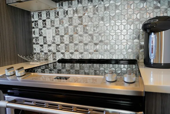 Rented by HFF Realty LLC | media 9