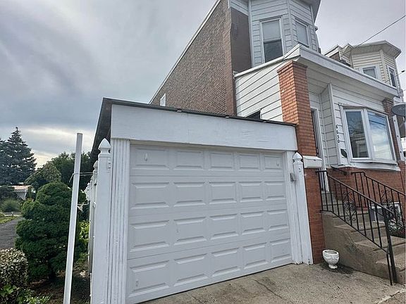 2nd image of 6030 Palmetto St