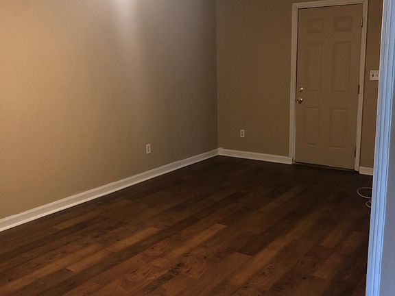 4th image of 4703 Lillian Hwy