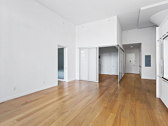 3rd image of 27-28 Thomson Ave #606