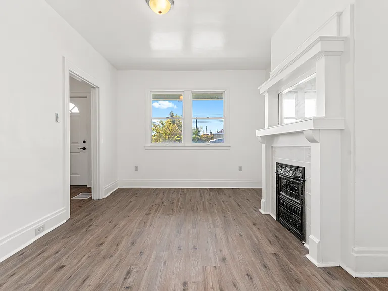 1043 Mount Oliver St — Photo 7