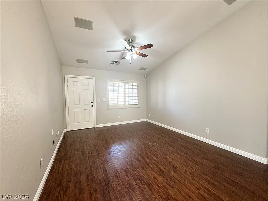 2 bed, 2.0 bath, 1006 sqft, $1,640 — Photo 2