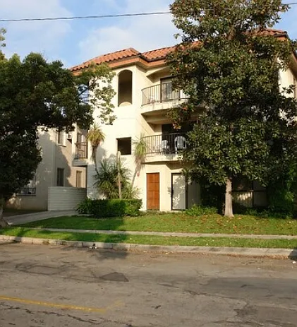 1150 N Columbus Ave #4 — Photo 1