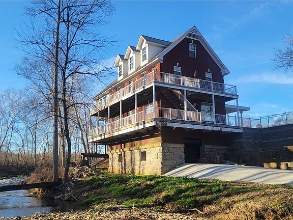 4th image of 397 Bluff Springs Rd