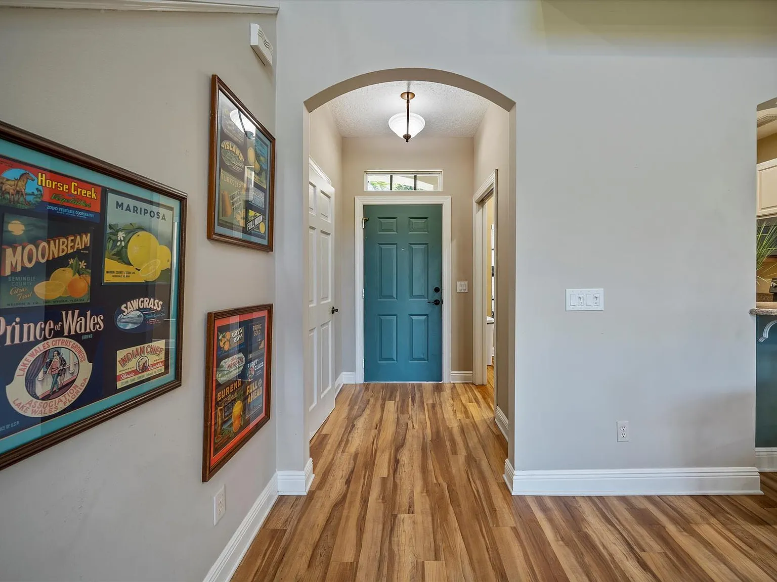 3 bed, 2.5 bath, 1867 sqft, $2,700 — Photo 2
