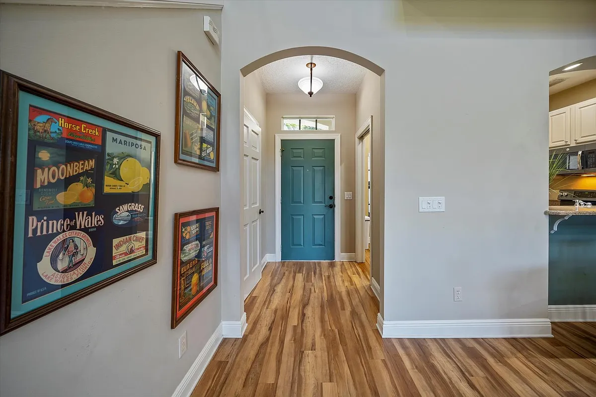 Front door/ entrance - 4321 Cross Ct