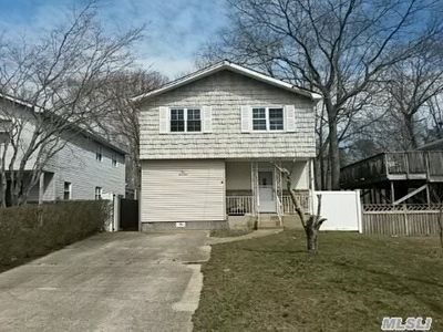 117 Montgomery Ave, Mastic, NY, 11950