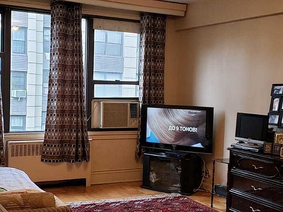 3rd image of 9840 64th Ave APT 4D