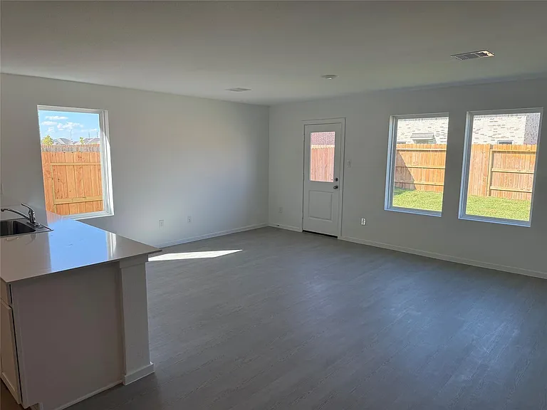 2527 Night Emerald Dr — Photo 12