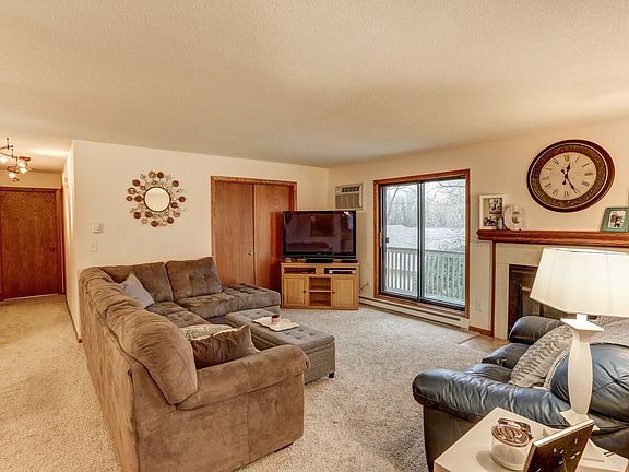 3rd image of 480 Larpenteur Ave E APT 120