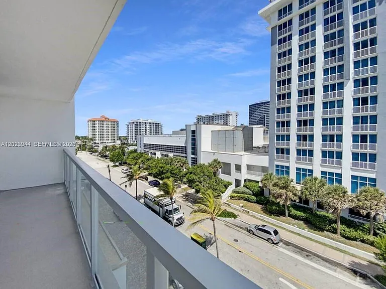 209 N Fort Lauderdale Beach Blvd #5B — Photo 7
