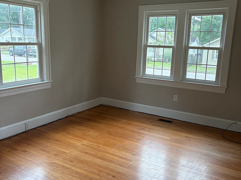 122 W Burkhead St — Photo 4