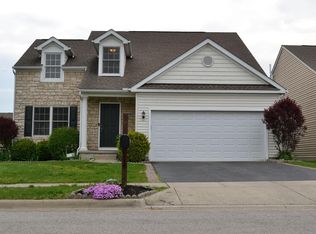 8840 Meadow Grass Ln, Lewis Center, OH 43035