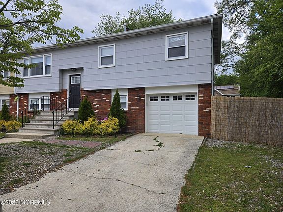 2nd image of 2032 Adams Avenue