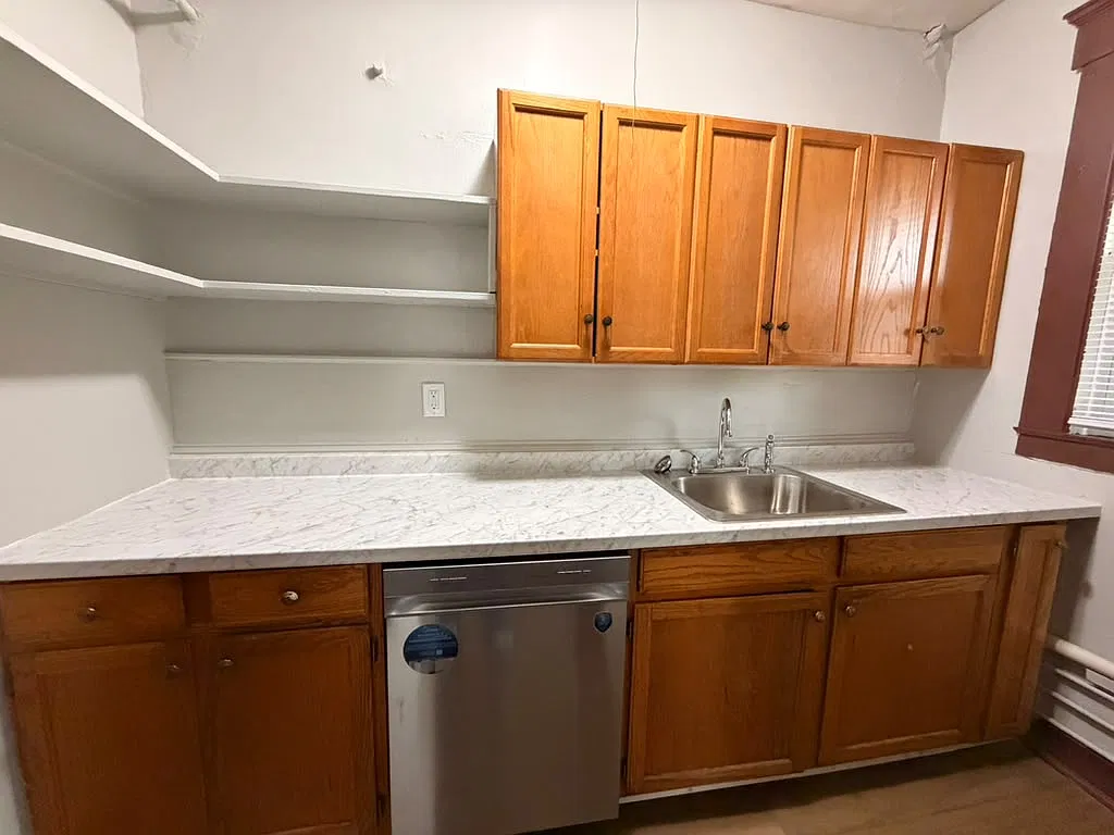 3 bed, $1,575 — Photo 1