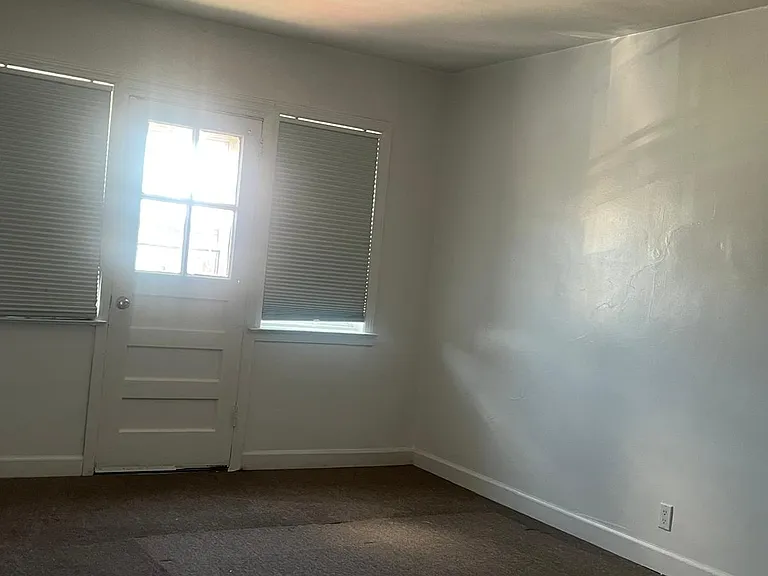 720 E 94th St #2 — Photo 6