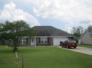 409 E Banks St, Glennville, GA 30427