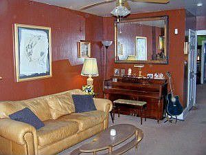 COZY LIVING ROOM