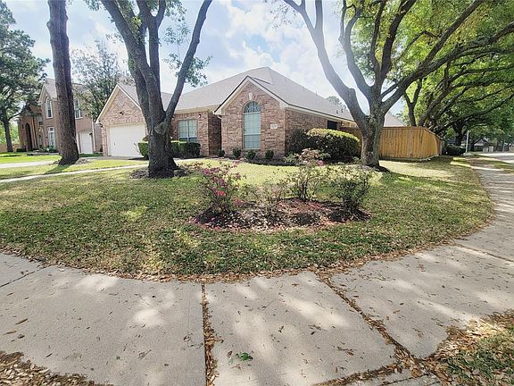 2nd image of 16215 Brinton Ct