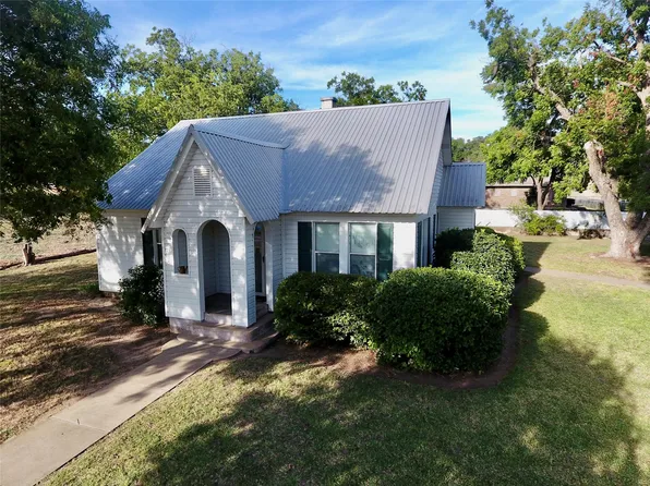 1108 Reilley St, Goldthwaite, TX 76844