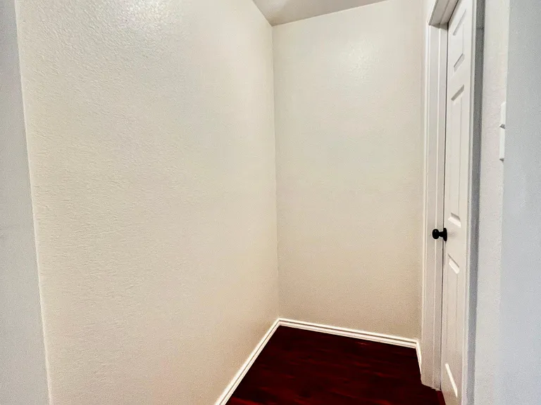 2905 Bluebird Ln — Photo 13