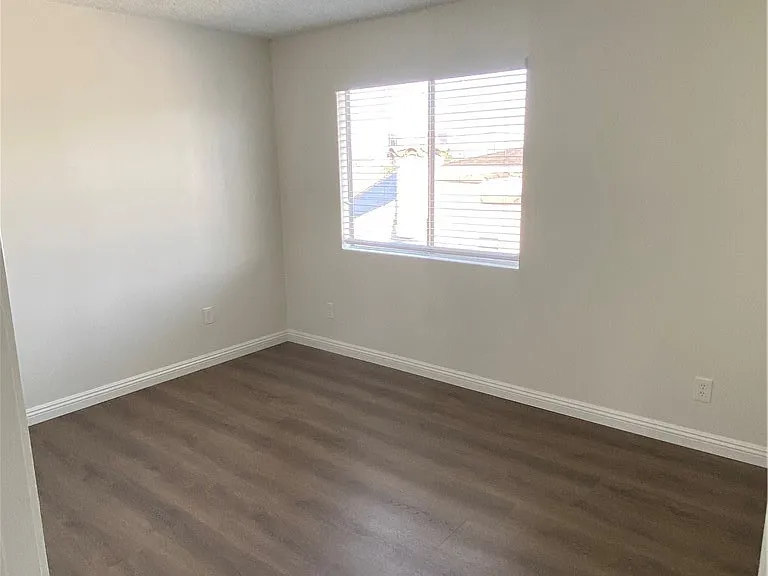 1518 Norman Pl — Photo 9
