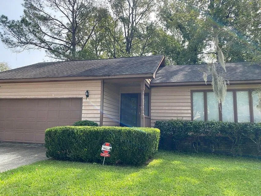 301 Ashburne Ct