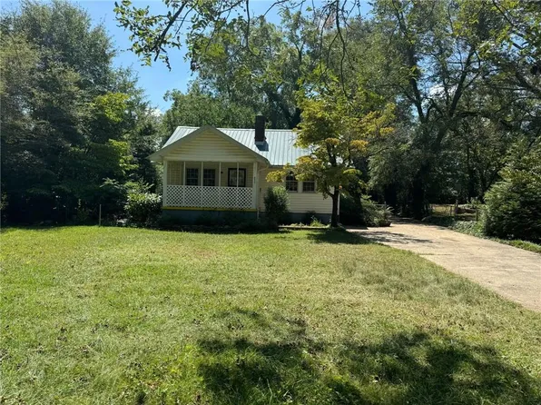 853 Catherine St, Forest Park, GA 30297