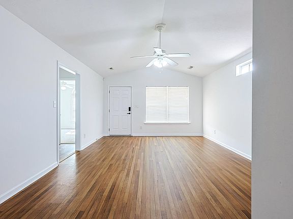 3rd image of 320 Sean River Rd.