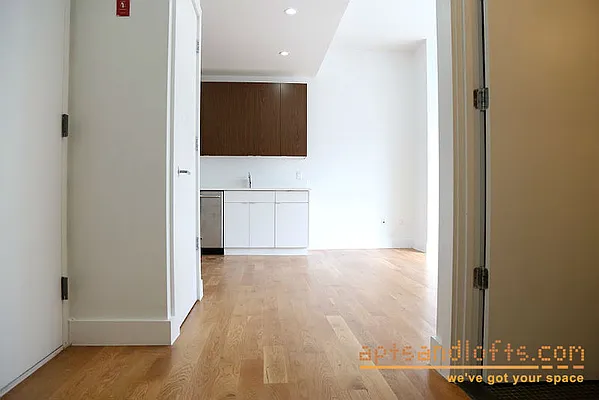 Rented by aptsandlofts.com | media 17