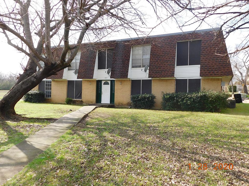 Front from street. There is also access and parking at rear.