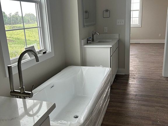 4th image of 330 Turner Ridge Rd