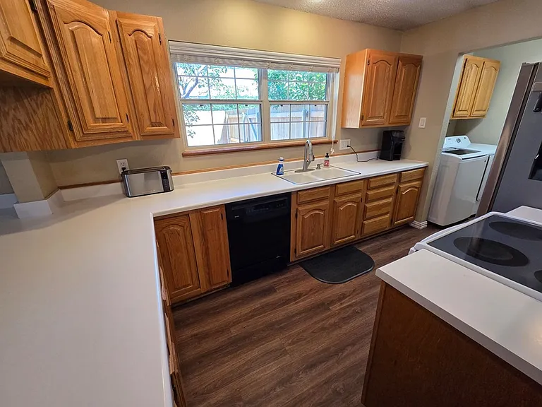 1604 Layton Ct — Photo 7