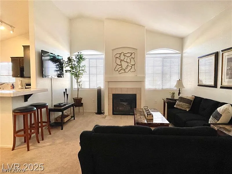 2 bed, 2.0 bath, 1062 sqft, $1,995 — Photo 2