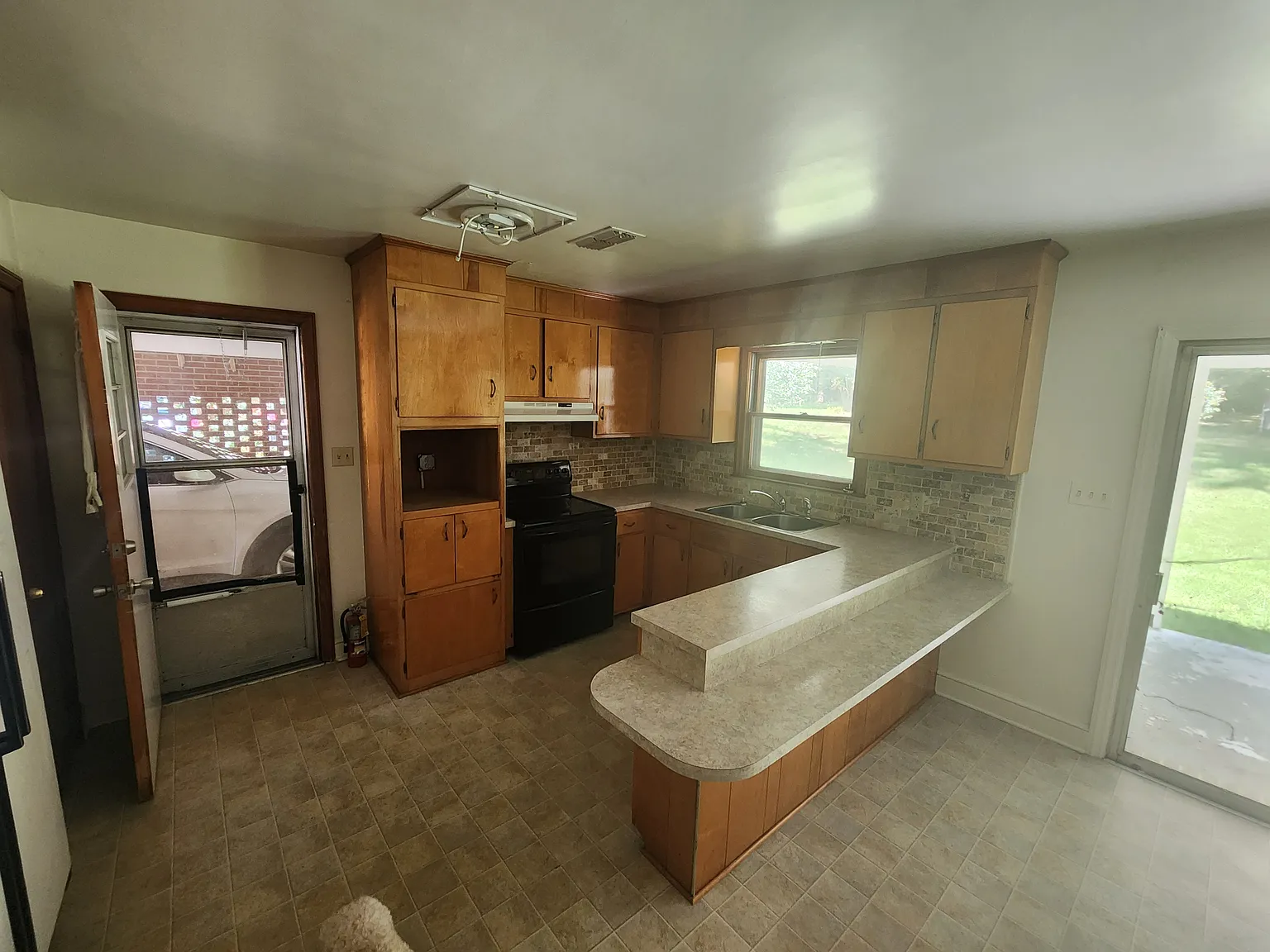 3 bed, 2.5 bath, 1505 sqft, $1,400 — Photo 4