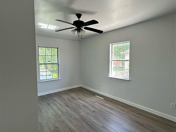 5th image of 1221 SW 50th St